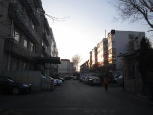 北海路旁单位房,精装未住。多层2楼。