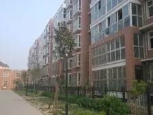 房子满五年 南北相通 中间楼层采光俱佳 小区市政供暖