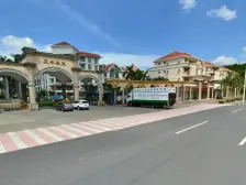 正丰豪苑路边双拼商墅,一楼收租,楼上自住