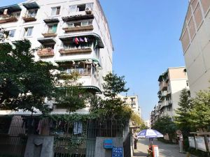新雅中街52号2室1厅东南西北