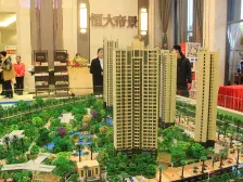 此房看花园,南北对流,看可以看花园,带装修保养很新