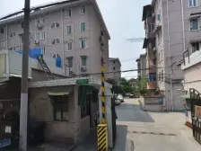 南北通透大三房,电梯房,中间楼层,看房方便,有钥匙