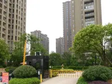 中间楼层,精装三房,有钥匙随时看房,诚心出售