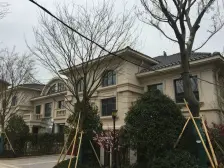 法式下叠别墅 精装修可以拎包入住 带有花园和地下室