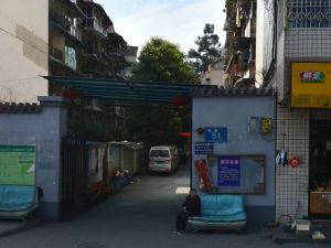 群康路51号 3室1厅 东