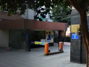 电子工业部三十所宿舍4室1厅西南