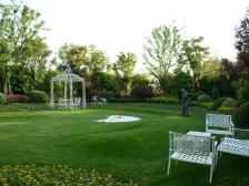 美兰湖 地铁500米 精装联排别墅 上下5层 前后花园