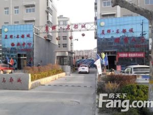 一楼西山,采光好,精装修短住,小区门口夜市,出行便利