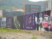 海韵华府,一楼下跃,南北通透,有400多平大院。