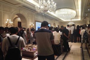 鹿城区华鸿万墅河景房四房三卫精装9成新拎包住