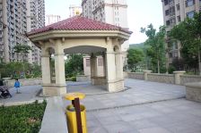 此房南北通透全明户型,西打头,南北通透,看房方便