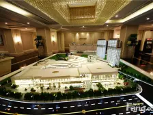 二期中间楼层,看小区花园,近地铁,出行方便