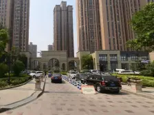 财信精装修复式三房,两梯四户,中间楼层,小区新