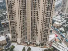 莱蒙都会南区 南北通透,采光好 装修好,环镜优美 近地铁 视野好,诚心出售