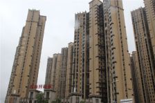 精装自住 房子保养的8-9成新 户型方正 配套成熟