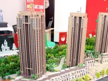 小区是次新小区 配套新 距离轻轨近 物业为龙湖物业