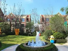 联排小别墅,业主诚意出售,景色佳,带花园,带车位