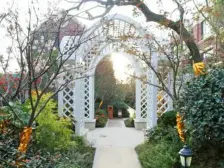 二梯四户,两房朝南,环境优美,精装好房