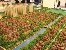 品质小区,英伦风联排边套别墅,沿河环境好,大花园