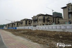 中海滨湖央墅