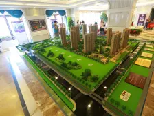 地铁口一楼带地下室带院 五室南北通透 有本业主急售