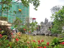 房子是双阳台,南北对流户型 ,价格可谈,位置安静