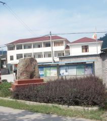 鄞江镇辽路周新村,精装修复式前后带阳台,视线开阔