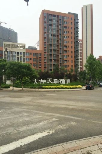 大连天地悦龙居3室2厅1卫南北朝向3500.00元/月出租