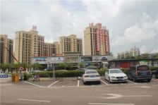 万达商圈金地琥悦小区,98平朝南大三房