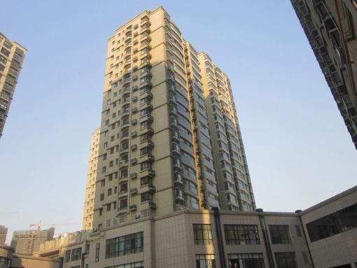 新天地购物城1室1厅1卫南朝向1300.00元/月出租