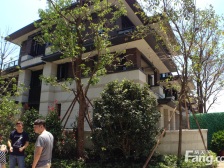 华侨城天鹅湖别墅 单边位 采光好 带花园带车库