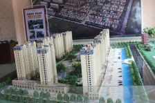 公务员小区,大四室 精装修 可以领包入住 环境好