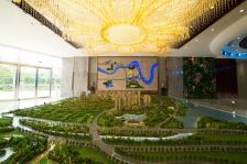 房东自装,前排看湖,带车位/家具