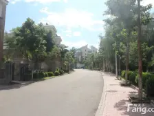 洋房 好楼层 经典两居室 简单装修 小区免费停车