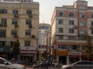 富华园洸河路上体育馆南邻房子出售