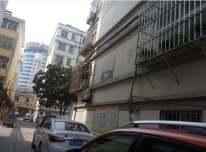 富华园复试房方便停车生活便利