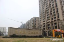 一楼带花园、精品装修、诚心出售,看中价格可谈