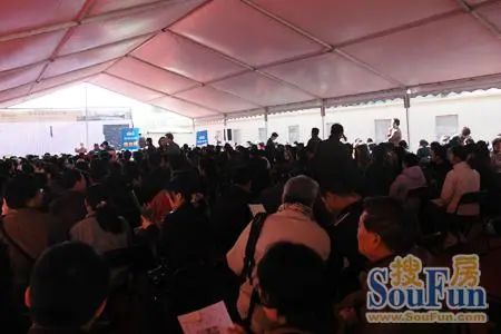 2000多人汇聚雍景四季 228套房源当场售罄