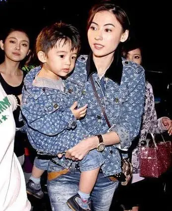 张柏芝二胎临盆 盘点谢霆锋长子lucas成长家居照(组图)