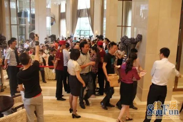 九龙仓御园售楼现场 九龙仓御园售楼现场