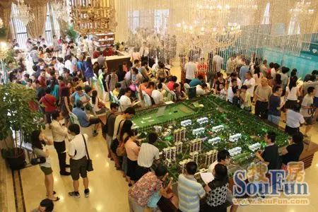 中冶蓝城开盘当日售罄 500购房者齐聚现场 中冶蓝城开盘当日售罄 500购房者齐聚现场