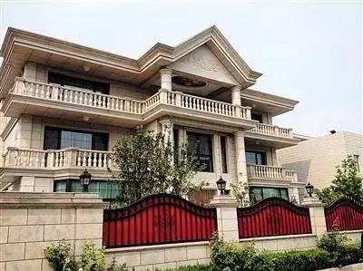 北京"扬州水乡"别墅区物业收钱放任违建 改建户超80%