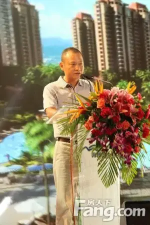 在主持人的邀请下,海博集团董事长管楚彬先生上台致辞.