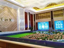 小区环境优美,人车分流,交通便利!