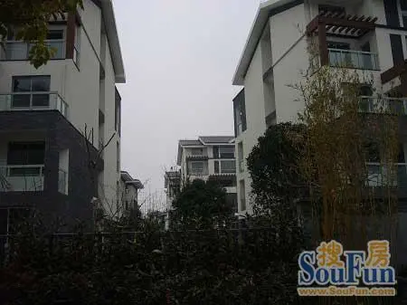 林溪山庄二期正在销售看一期实景