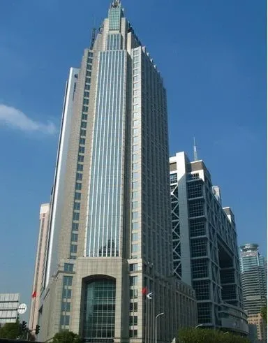 浦发银行信用卡中心风控部月工资待遇,工作地点是在浦发大厦吗?