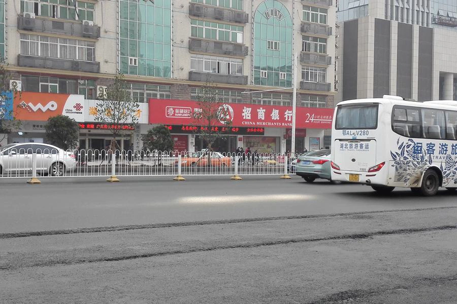 万达御湖世家周边配套 