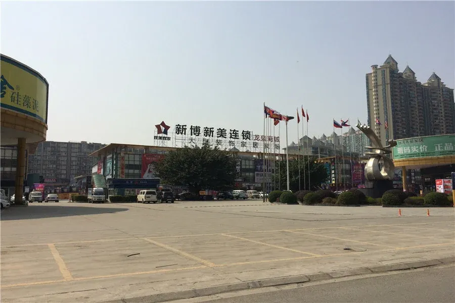 龙华二期站 899路:恒大绿洲站,圣山制衣站,西博园站 541路:博美银河装