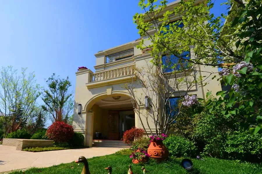 恒信伯爵公馆22/23/24号楼叠加别墅现房350万-440万/栋;33/34/35号楼