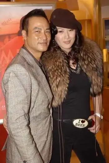 赵传:台湾歌星赵传娶了个上海老婆,当了上海女婿,当然要在上海安个家.